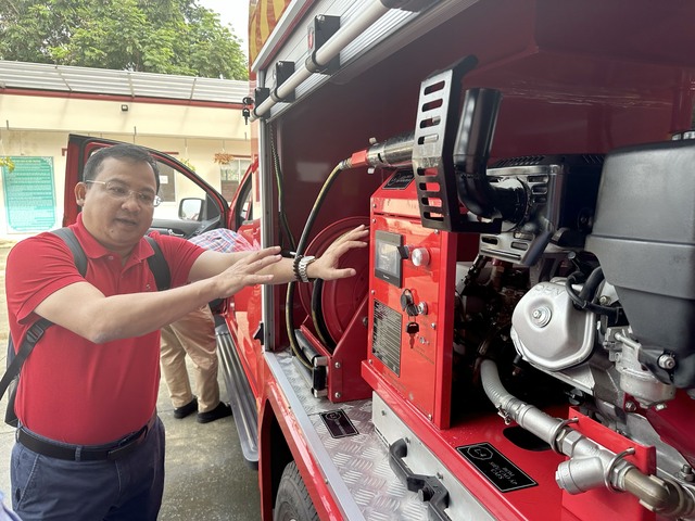 Video xe chữa cháy mini Pickup S.100 hơn 1 tỷ đồng vừa ra mắt tại thị trường Việt Nam- Ảnh 2.